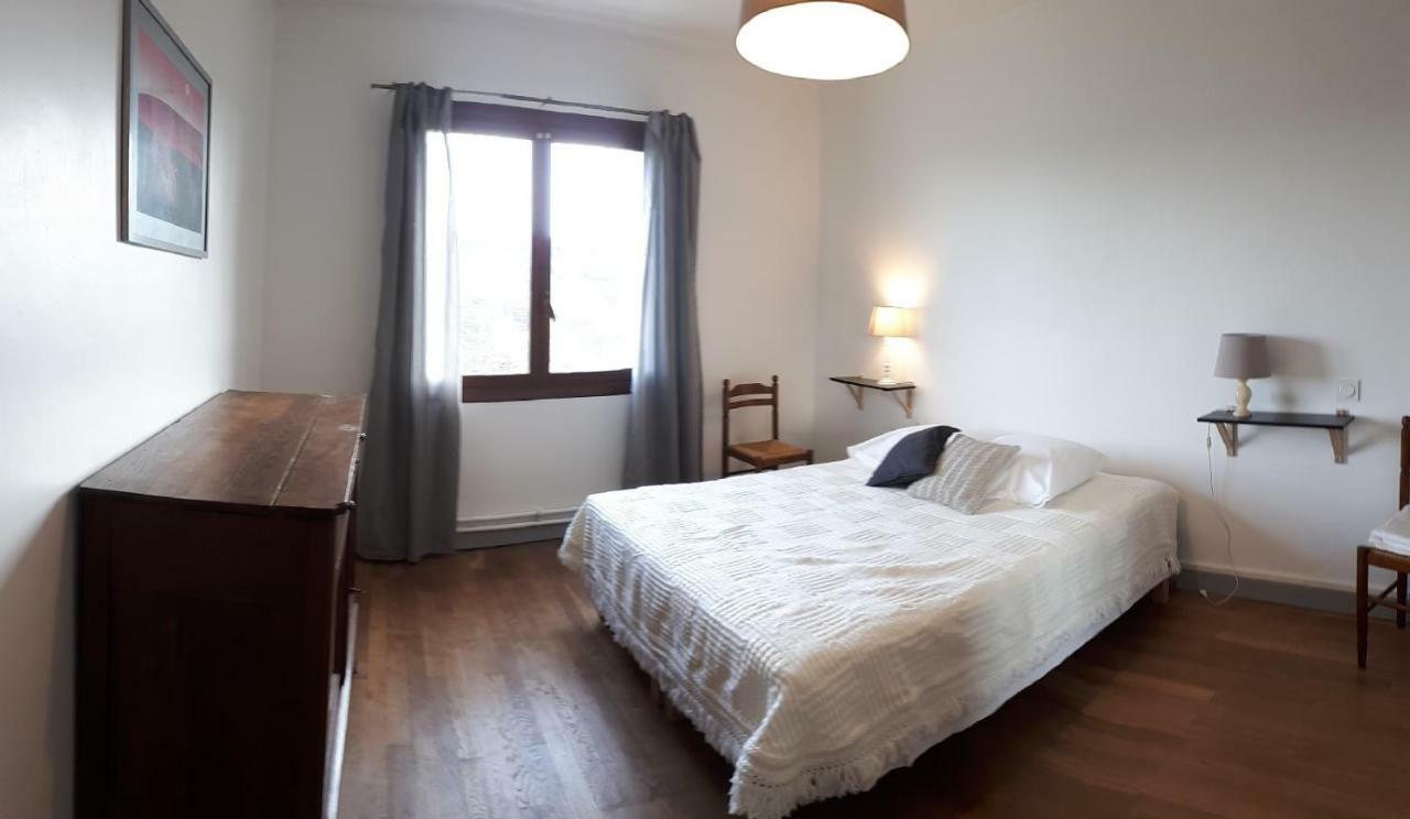 Grand Gite Maison d Alice Auvergne - 15 personnes Saint-Bonnet-les-Quarts Extérieur photo